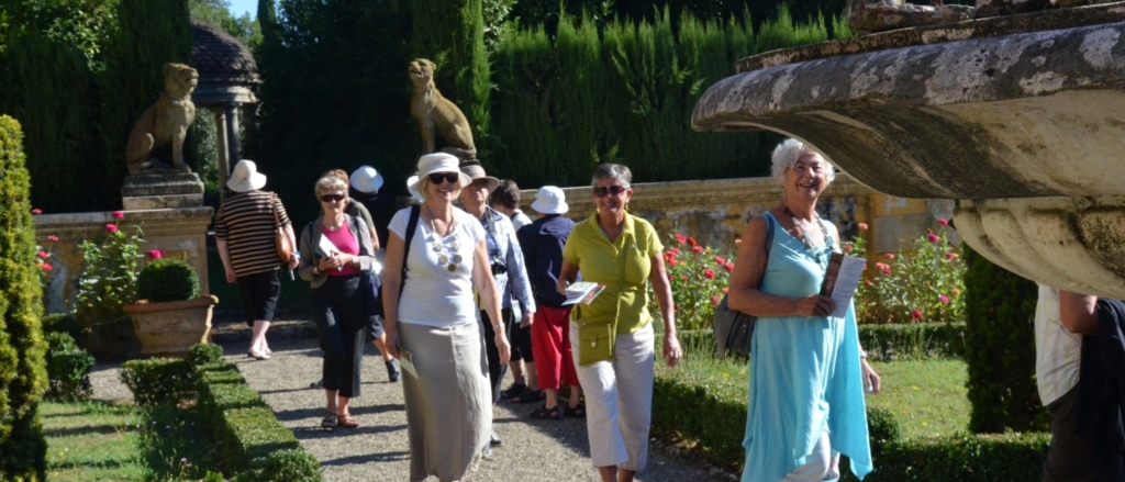 Clients Experiencing Authentic Italian Culture Beyond Online Bookings