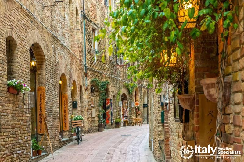 Streets in San Gimignano 