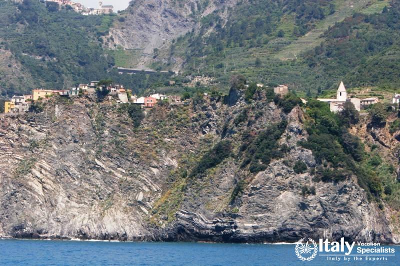 Walks inside the Cinque Terre national Park to Corniglia 