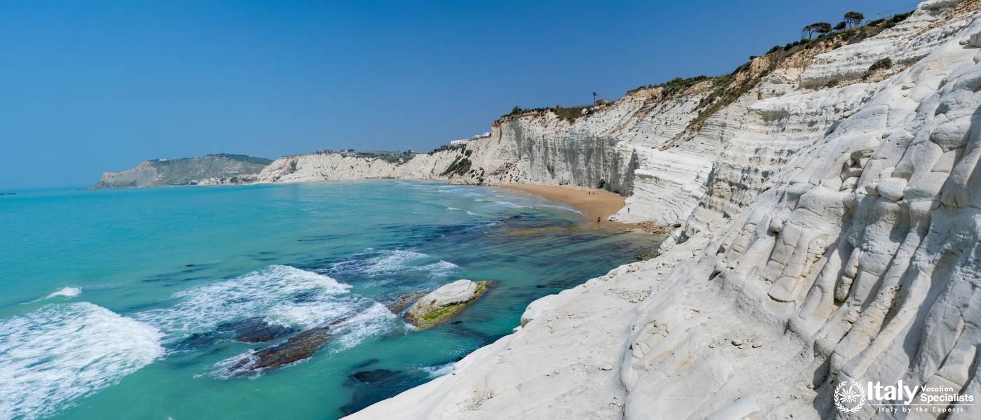 Visit the incredible Scala dei Turchi in Sicily 