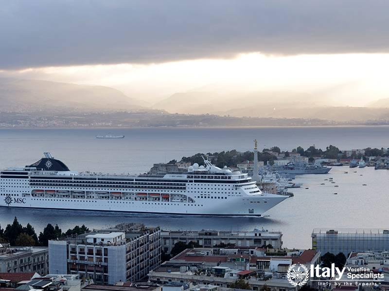 25 october 2018 cruise ship entering the port of messina