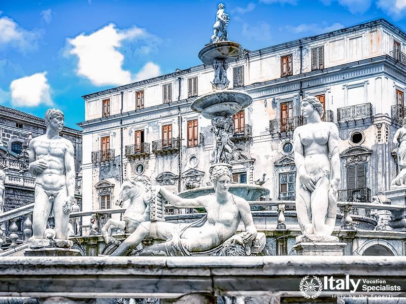 Fontana Pretoria on the square Piazza Pretoria in the Sicilian port city of Palermo