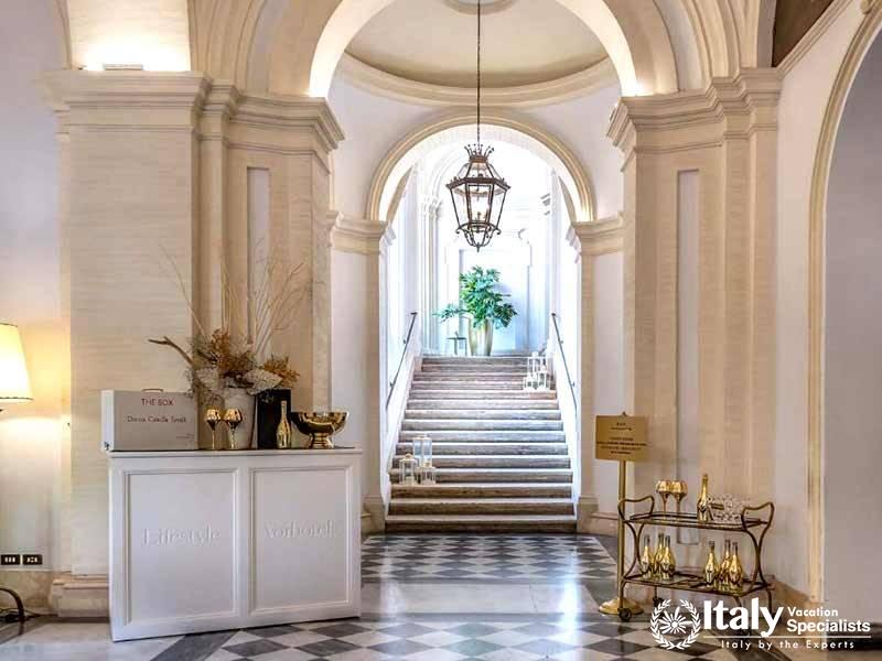 Lobby and Stairs in Donna Camilla Savelli