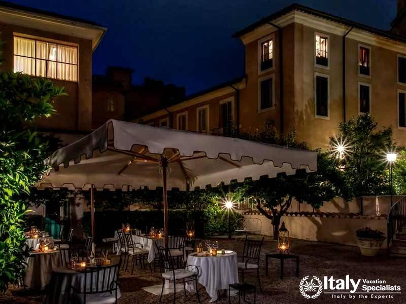 Night-time in Courtyard Donna Cavelli