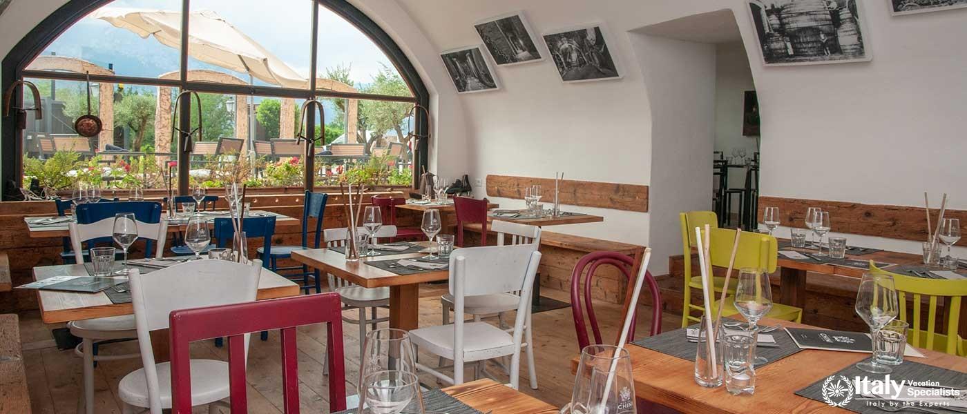 Restaurant and sitting area in Mas dei Chini