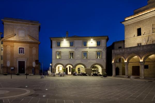 Palazzo Bontadosi at Montefalcos main square 