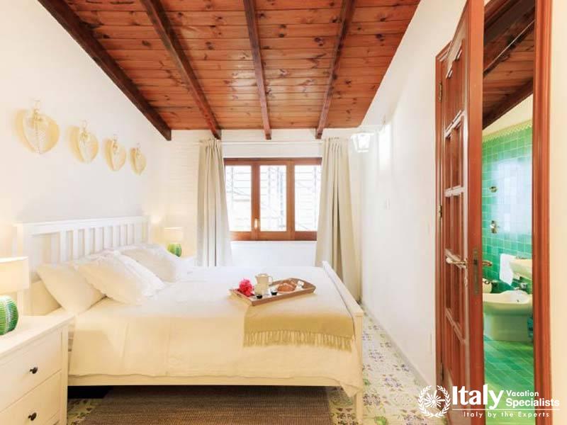 5 to 6 Rooms Villas in Carini - Palermo Area, Italy