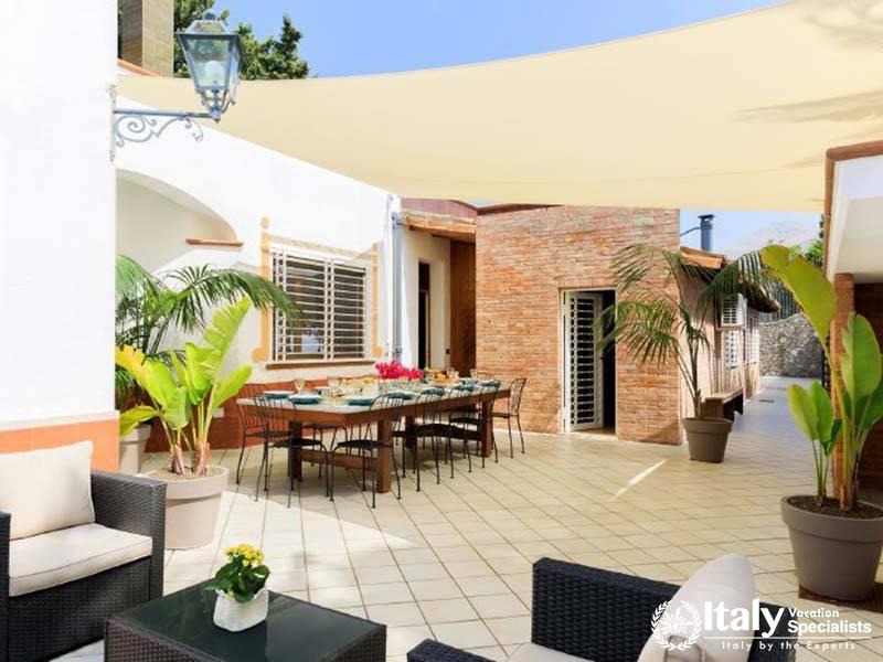 Amazing Exterior for Breakfasts and Dinner in Villa Sussurro delle Onde