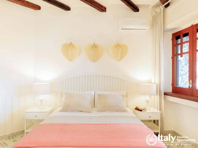 Elegant Bedroom in Villa Sussurro delle Onde