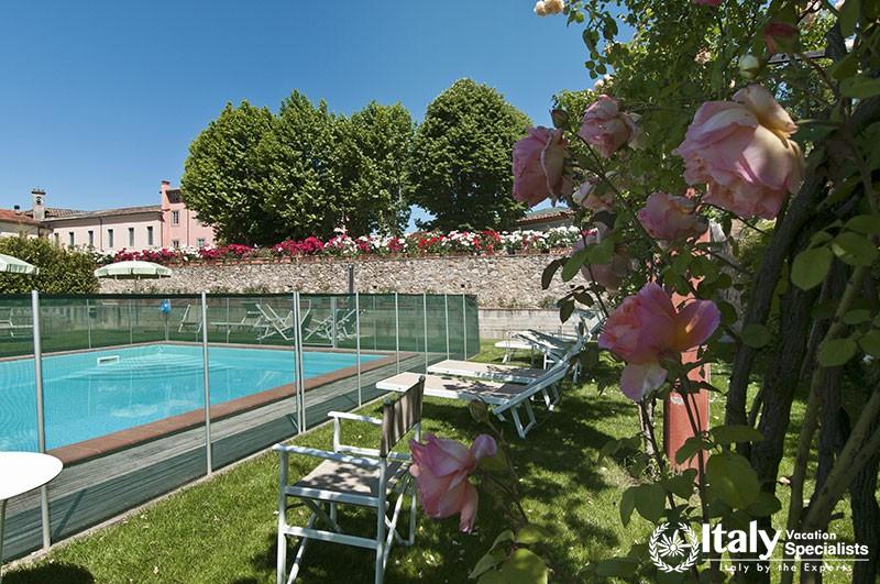 Gorgeous Swimming Pool 
