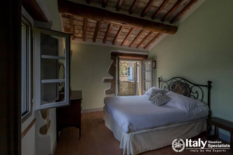 Rustic Bedroom: Enjoy a peaceful retreat in a rustic bedroom.