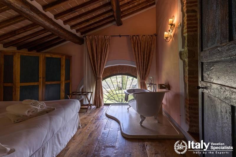 Elegant Bathroom: Luxurious bathroom with a beautiful bathtub.