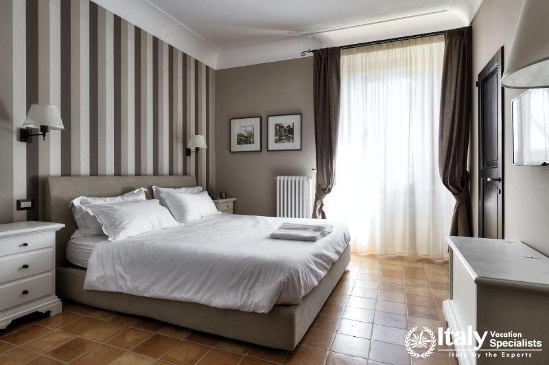 Double bedroom in Caloroso Villa