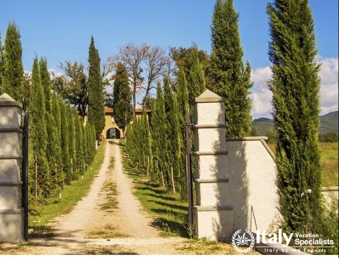 Best walkway for photo-shoots in Villa Vinaia