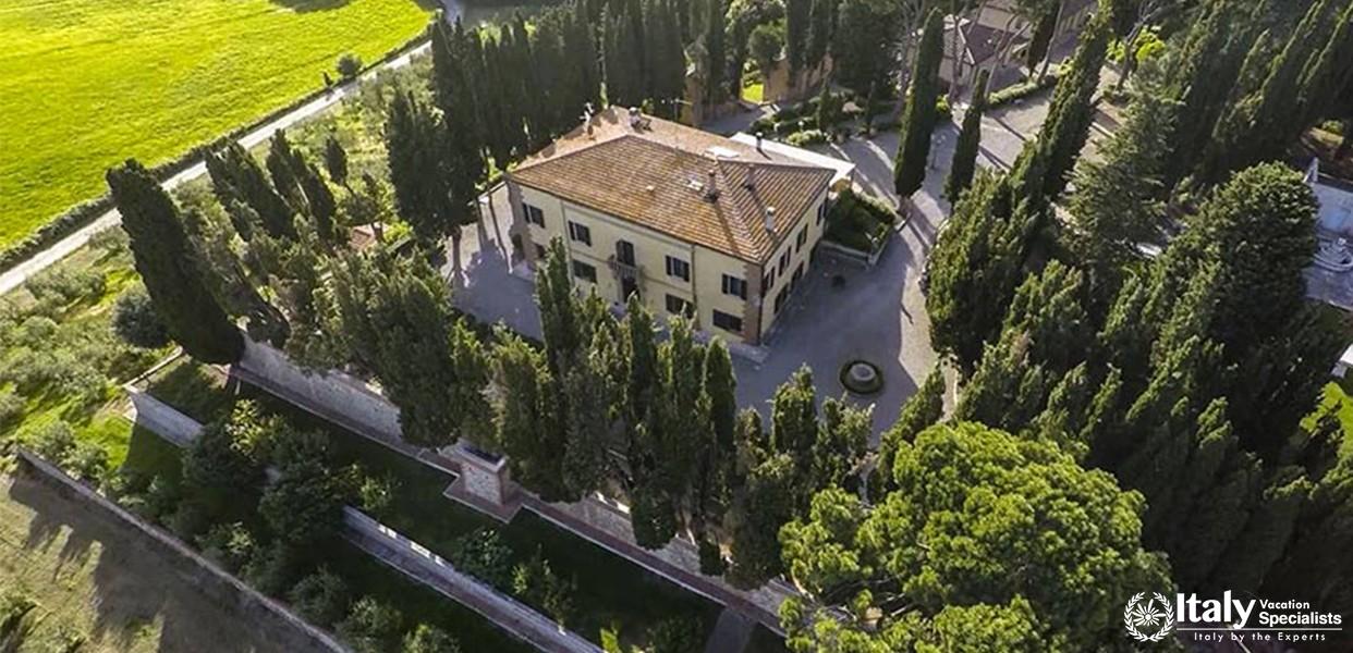 Amazing location of Villa