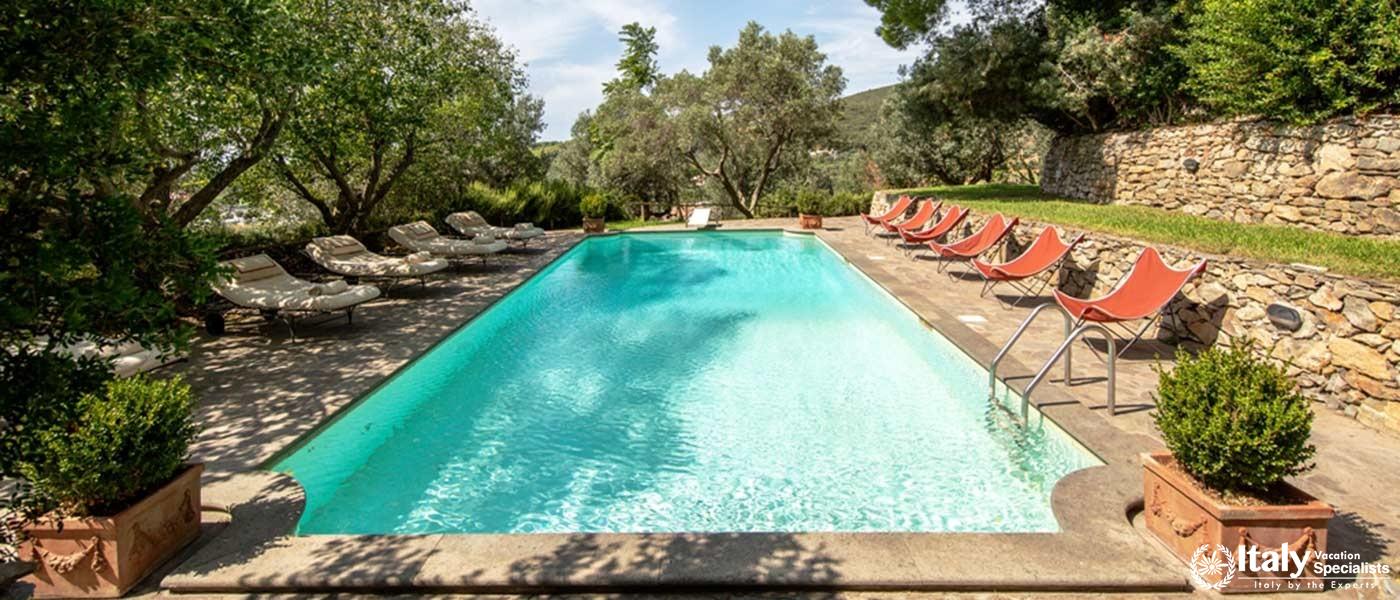 Stunning outdoor swimming pool at Bellissimo Palazzo in Maremma