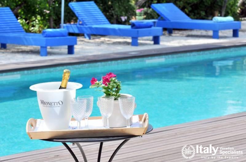 Drinks with swimming pool in Villa Mimma Puglia