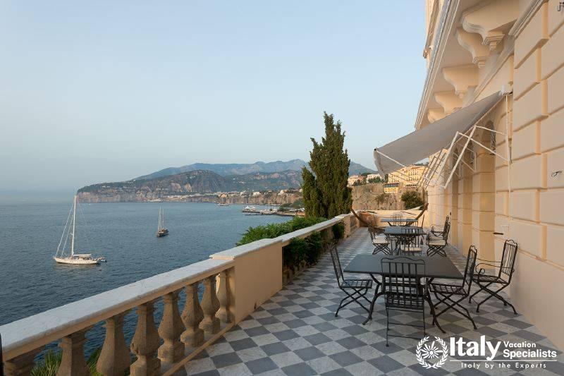 Dinning area in Villa Magia