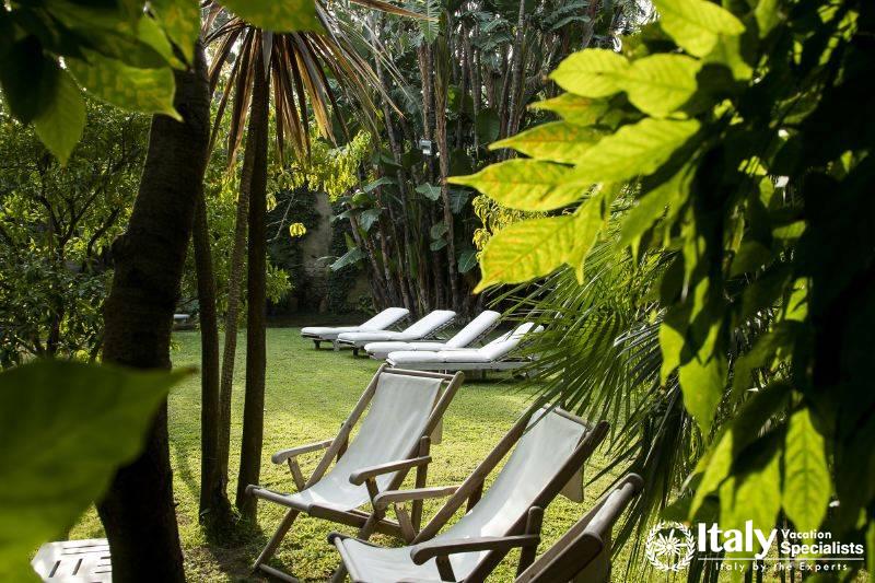 Outdoor lying area in Villa Magia
