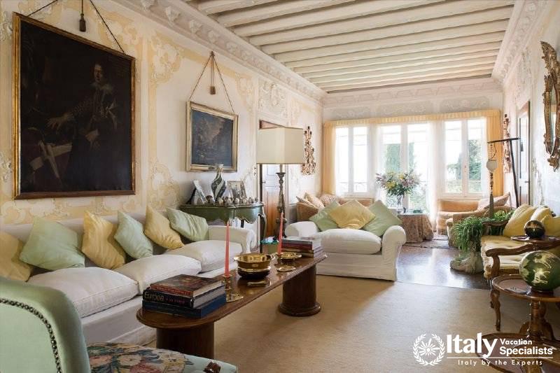 Sofas in Bella Vista Villa