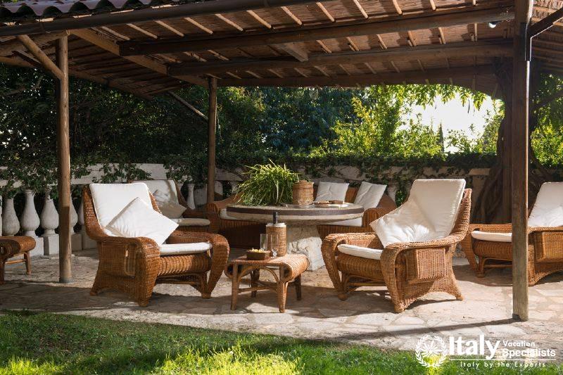 Sitting area in Bella Vista Villa