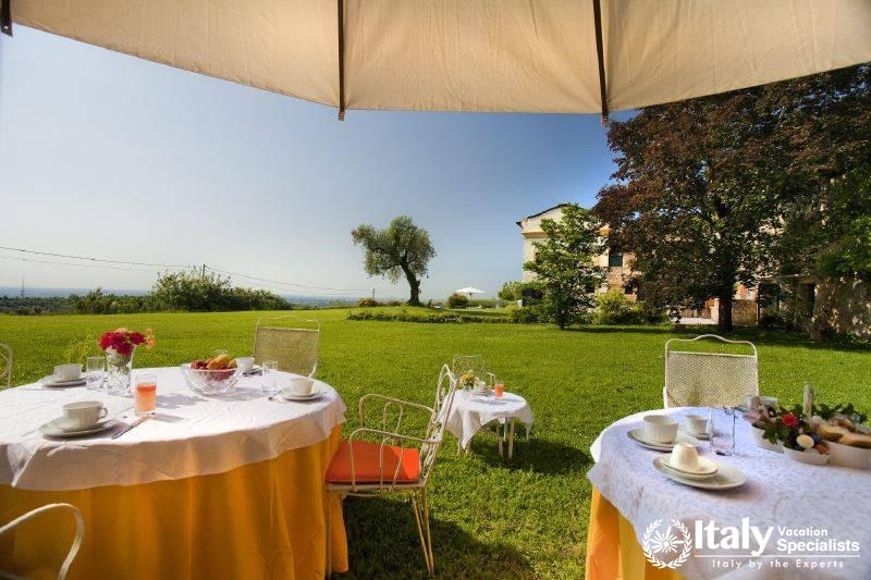 Outside sitting area in Villa Bellissima