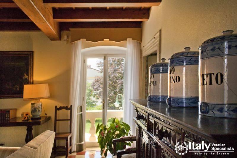 Decorations in Villa Bellissima