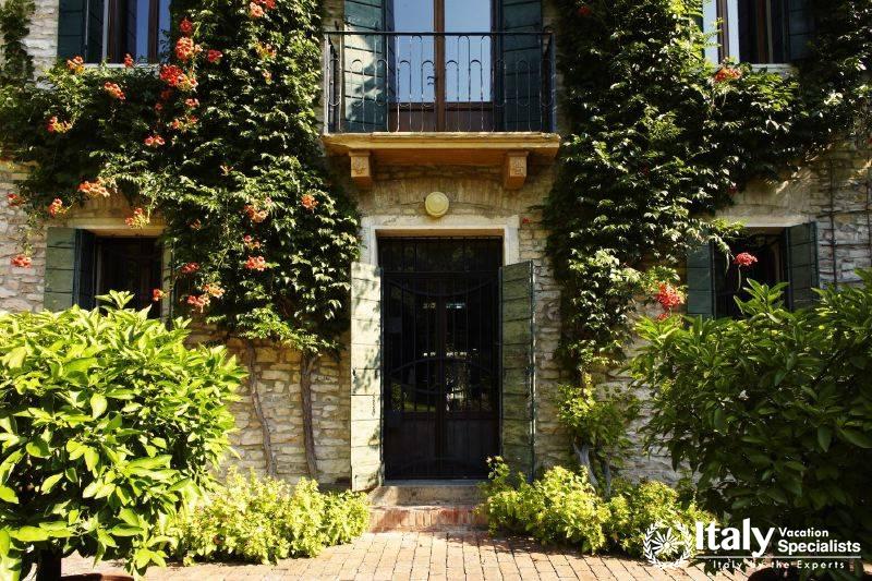 Outside view of Villa Prodigioso