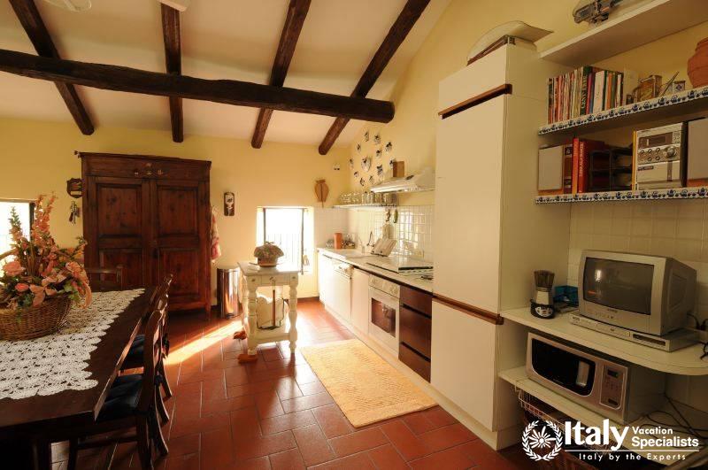 Dinning area in the kitchen of Villa Delizioso