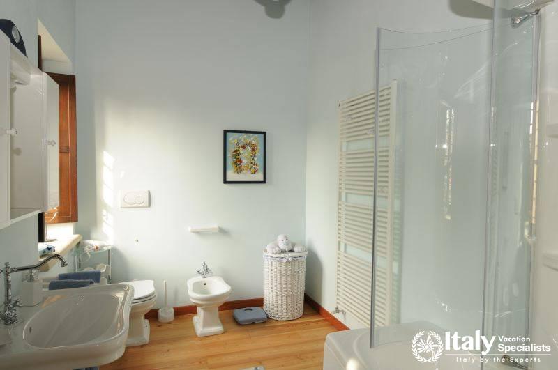 Shower in the bathroom of Villa Delizioso