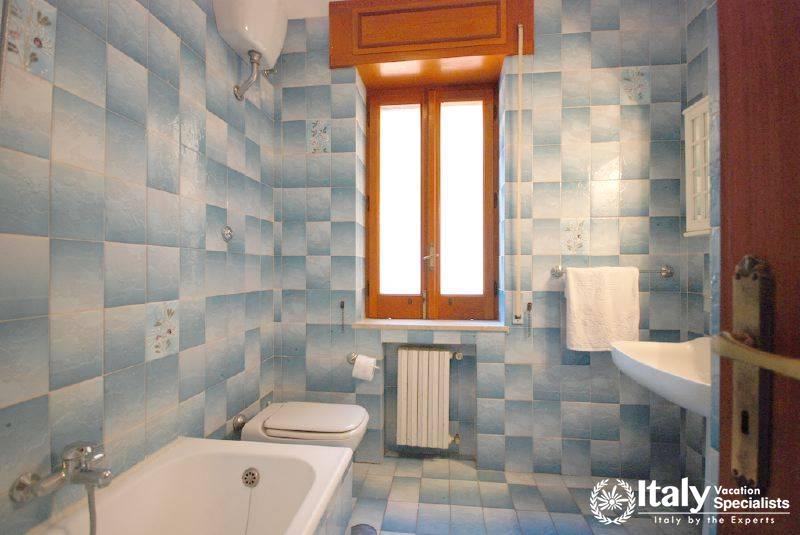 Excellent bathroom in Villa Rocio