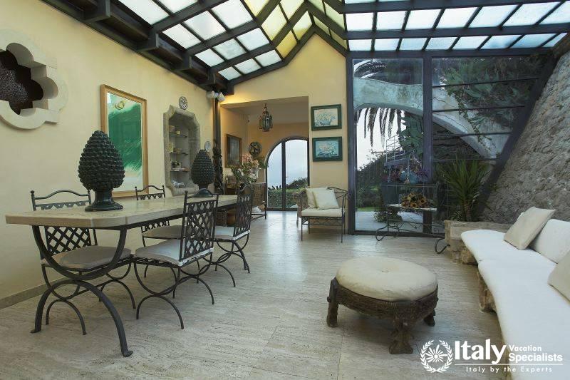 Dinning area in Villa Recupero