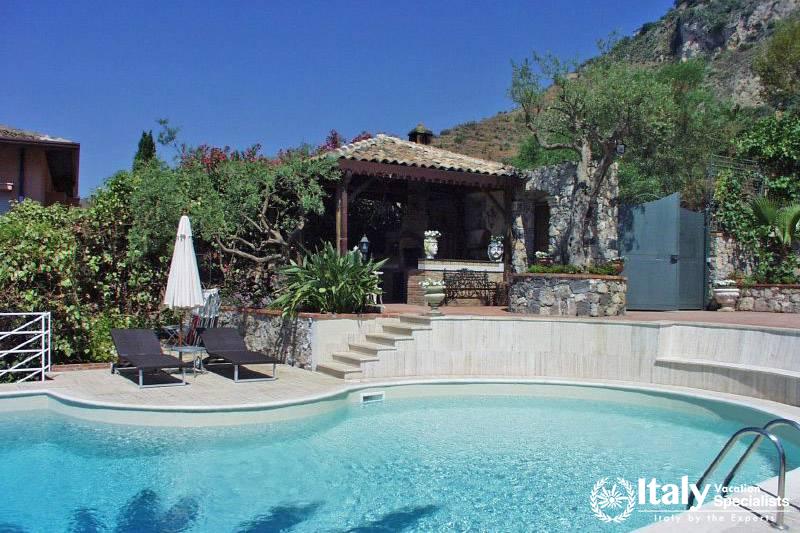 Swimming pool in Villa Recupero