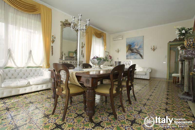Dinning area in Villa Recupero