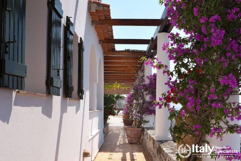 Flowery walkway of Villa Dolce