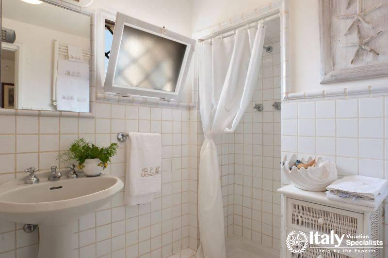 Divine bathroom in Villa Dolce