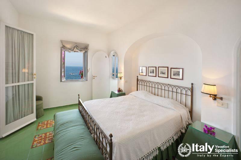 Heavenly bedroom in Villa Dolce