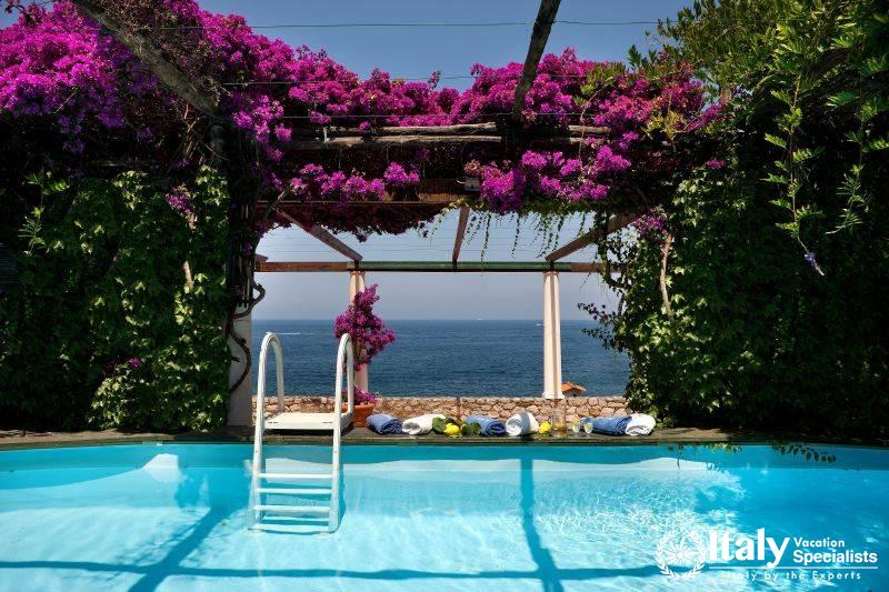 Swimming pool in Villa Dolce