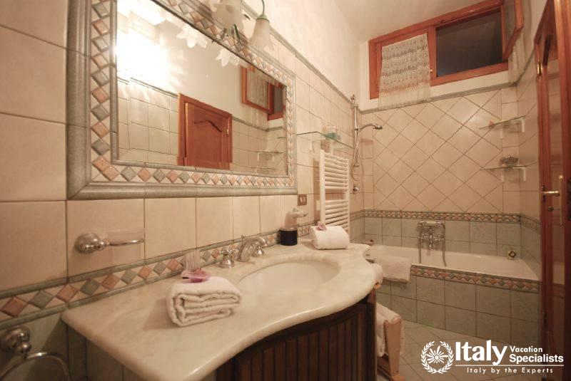 Excellent bathroom of Villa Clara