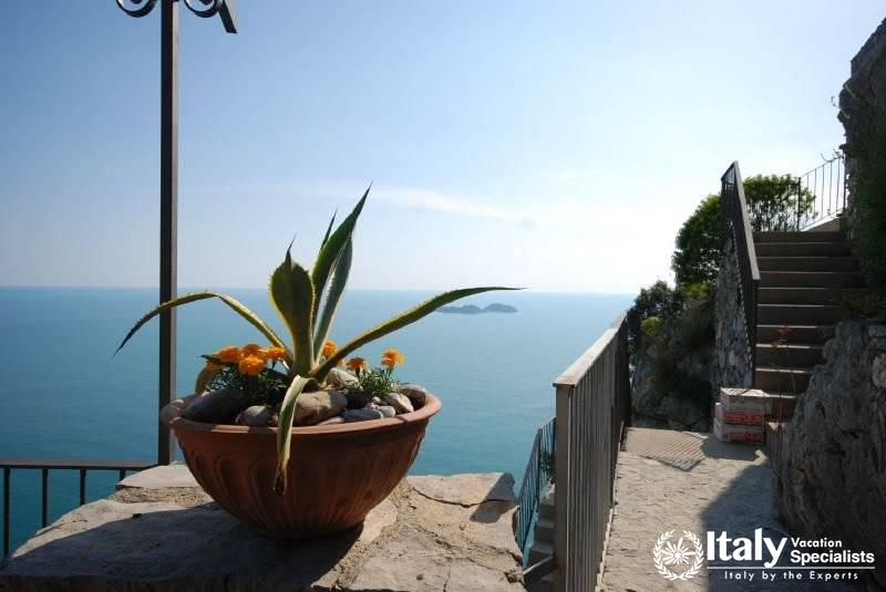 Terrace with beautiful sea-view in Villa Clara