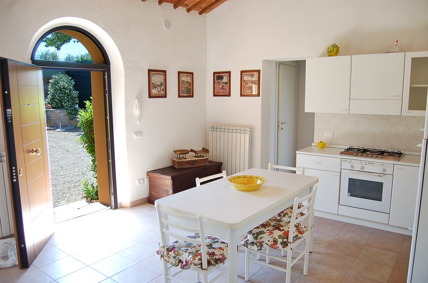 Kitchen/Dining-one storey villa for 7 people