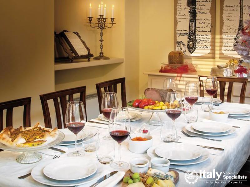 Dinning in Villa Lumsdens