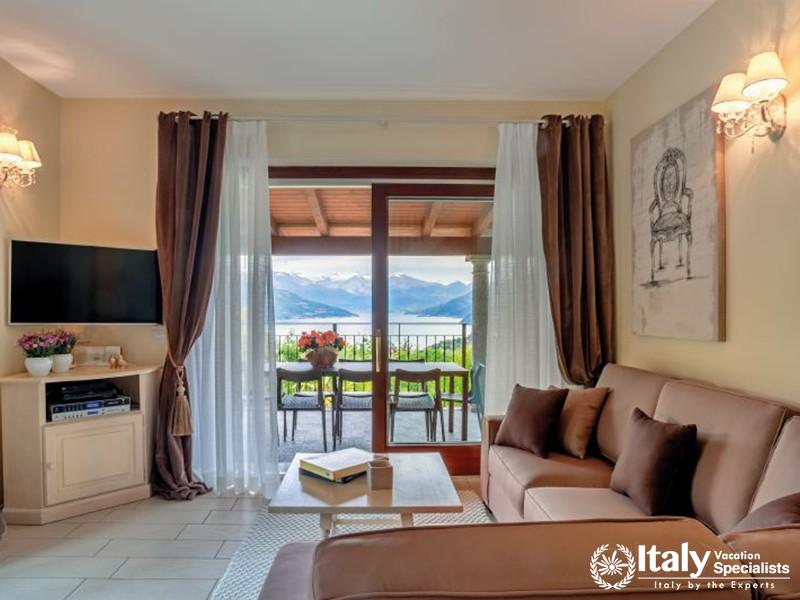 Living area with window environment in Villa Lumsdens