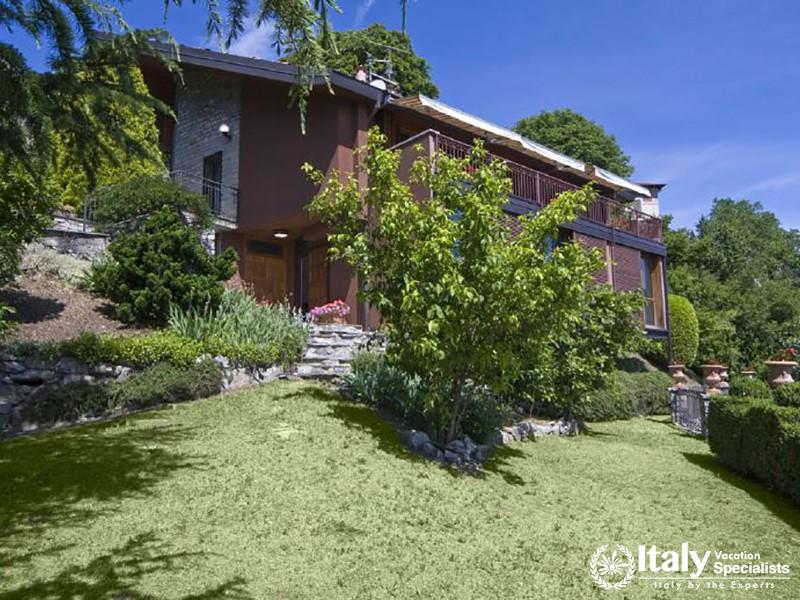 Greenery outside the Villa Willows