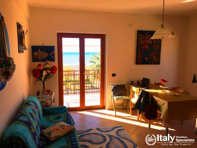 Living room - Kitchen 