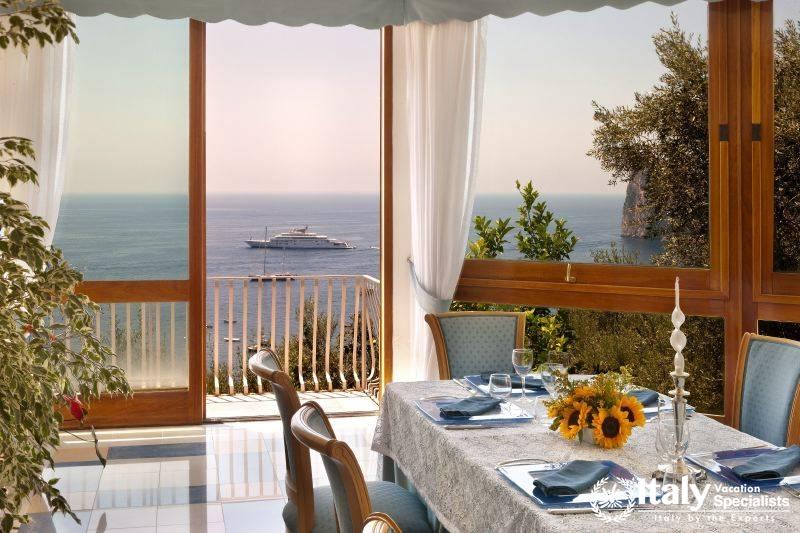 Room with beautiful view in Villa Esattezza