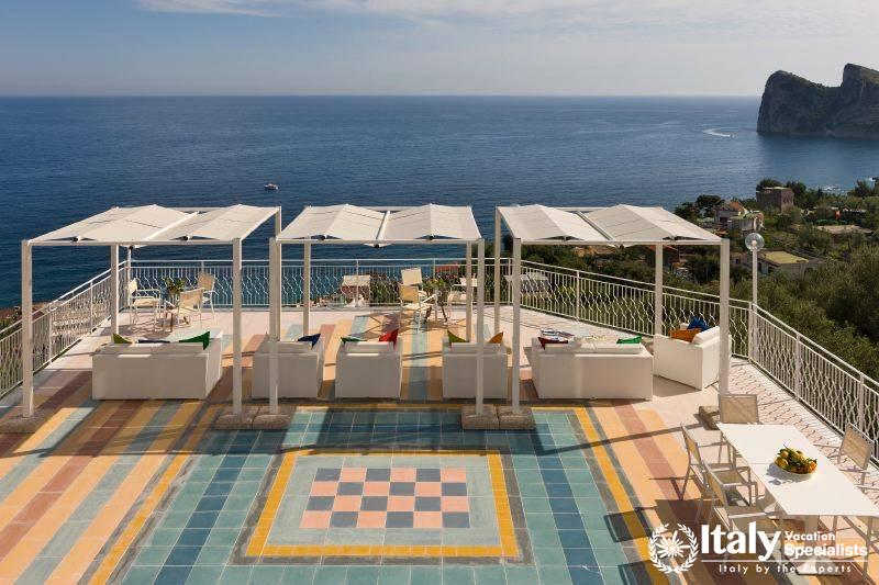 Sofas and sitting area in Villa Esattezza