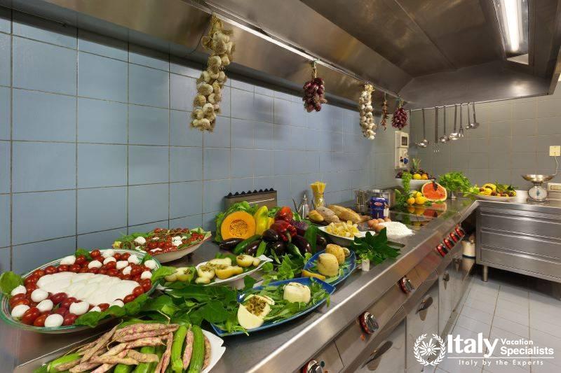 Kitchen and food in Villa Esattezza
