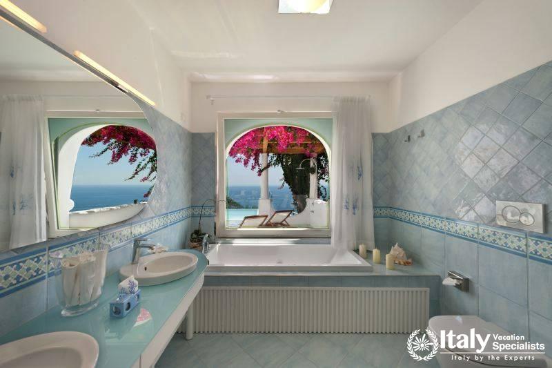 Excellent bathroom of Villa Belmare