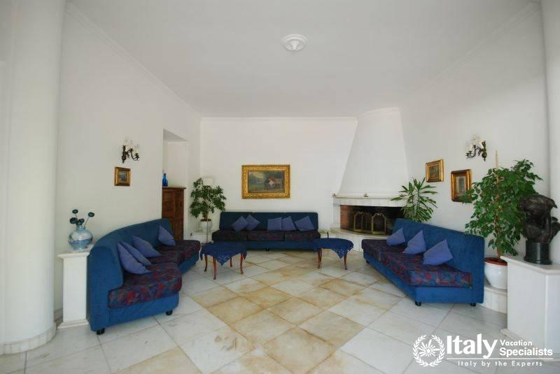 Sofas and sitting area in Villa Venancio